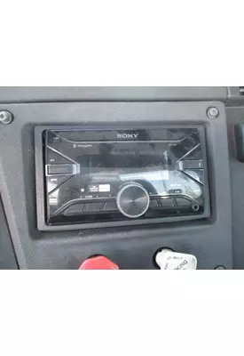 FREIGHTLINER CASCADIA 125 RADIO AM/FM