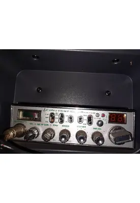 FREIGHTLINER CASCADIA 125 RADIO A/V EQUIPMENT
