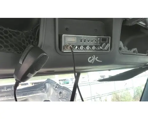 FREIGHTLINER CASCADIA 125 RADIO AV EQUIPMENT