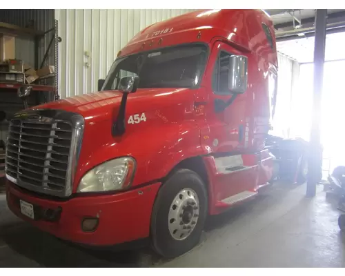 FREIGHTLINER CASCADIA 125 Radiator