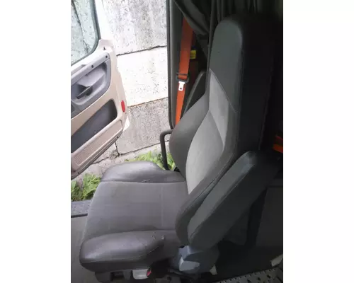 FREIGHTLINER CASCADIA 125 SEAT, FRONT