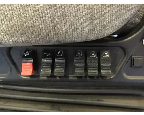 FREIGHTLINER CASCADIA 125 SEAT, FRONT