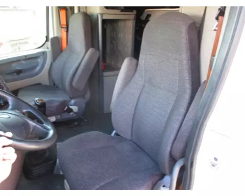 FREIGHTLINER CASCADIA 125 SEAT, FRONT