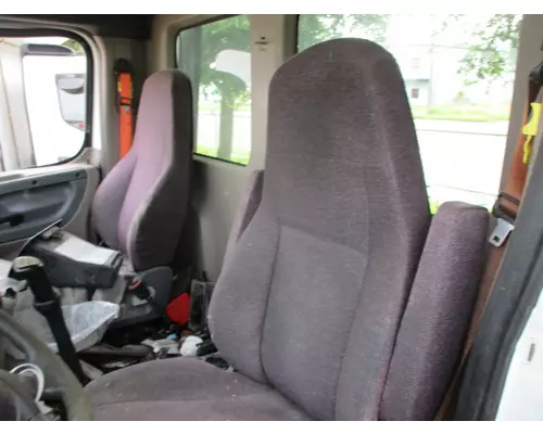 FREIGHTLINER CASCADIA 125 SEAT, FRONT