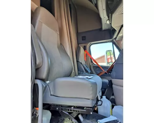 FREIGHTLINER CASCADIA 125 SEAT, FRONT