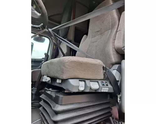 FREIGHTLINER CASCADIA 125 SEAT, FRONT