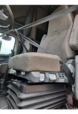 FREIGHTLINER CASCADIA 125 SEAT, FRONT