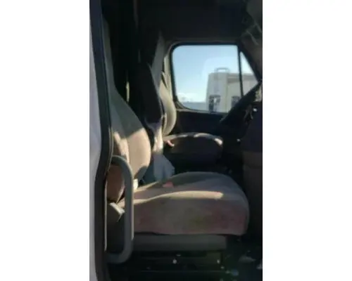 FREIGHTLINER CASCADIA 125 SEAT, FRONT