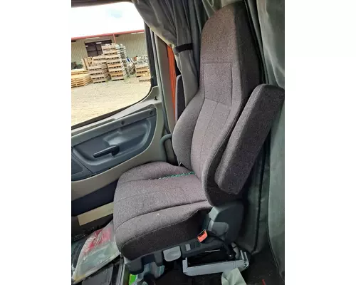 FREIGHTLINER CASCADIA 125 SEAT, FRONT