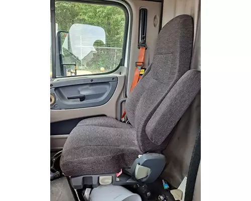 FREIGHTLINER CASCADIA 125 SEAT, FRONT