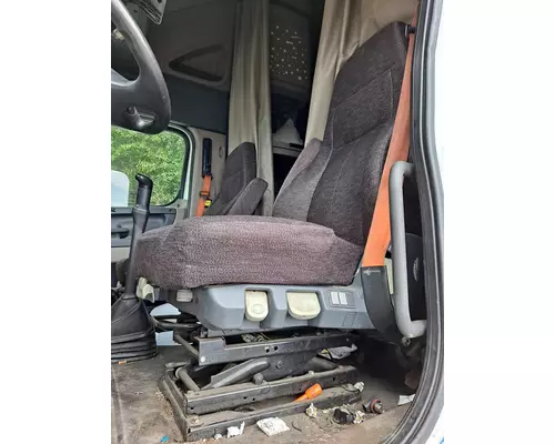 FREIGHTLINER CASCADIA 125 SEAT, FRONT