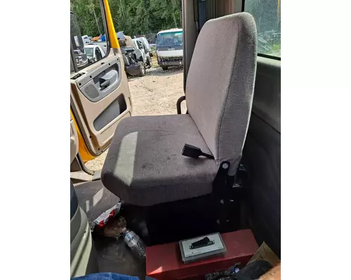 FREIGHTLINER CASCADIA 125 SEAT, FRONT