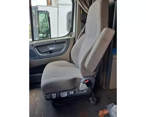 FREIGHTLINER CASCADIA 125 SEAT, FRONT