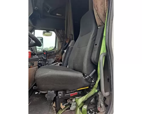 FREIGHTLINER CASCADIA 125 SEAT, FRONT