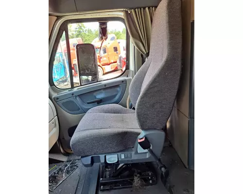 FREIGHTLINER CASCADIA 125 SEAT, FRONT