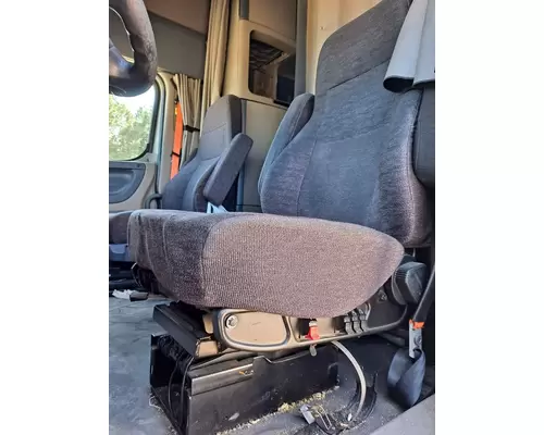 FREIGHTLINER CASCADIA 125 SEAT, FRONT