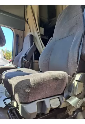 FREIGHTLINER CASCADIA 125 SEAT, FRONT