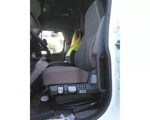 FREIGHTLINER CASCADIA 125 SEAT, FRONT