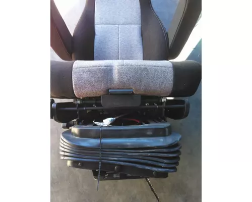 FREIGHTLINER CASCADIA 125 SEAT, FRONT