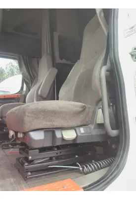 FREIGHTLINER CASCADIA 125 SEAT, FRONT