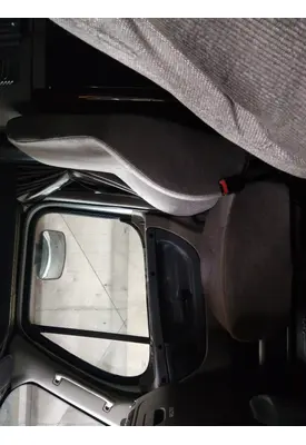 FREIGHTLINER CASCADIA 125 SEAT, FRONT