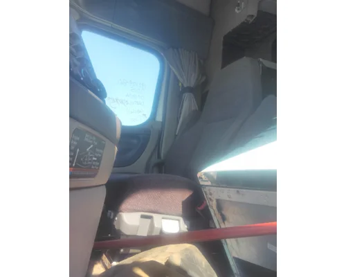 FREIGHTLINER CASCADIA 125 SEAT, FRONT