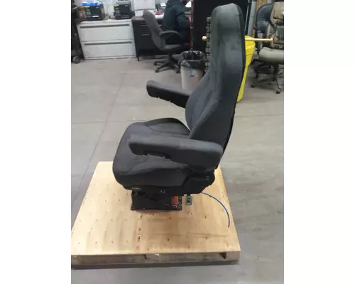 FREIGHTLINER CASCADIA 125 SEAT, FRONT