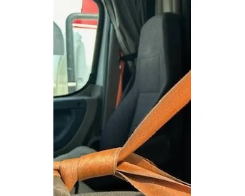 FREIGHTLINER CASCADIA 125 SEAT, FRONT