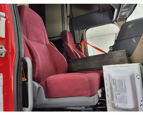 FREIGHTLINER CASCADIA 125 SEAT, FRONT