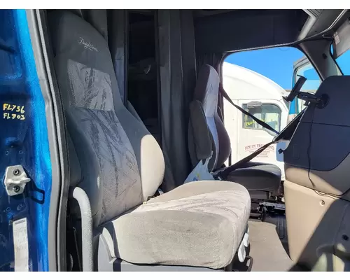 FREIGHTLINER CASCADIA 125 SEAT, FRONT