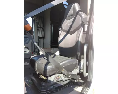 FREIGHTLINER CASCADIA 125 SEAT, FRONT