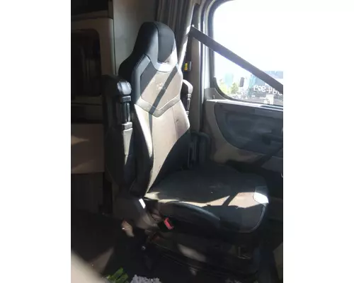 FREIGHTLINER CASCADIA 125 SEAT, FRONT