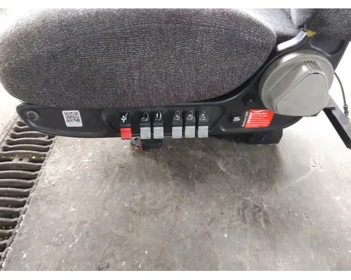 FREIGHTLINER CASCADIA 125 SEAT, FRONT