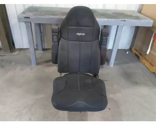 FREIGHTLINER CASCADIA 125 SEAT, FRONT