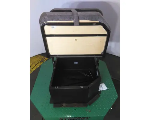 FREIGHTLINER CASCADIA 125 SEAT, FRONT