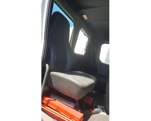 FREIGHTLINER CASCADIA 125 SEAT, FRONT