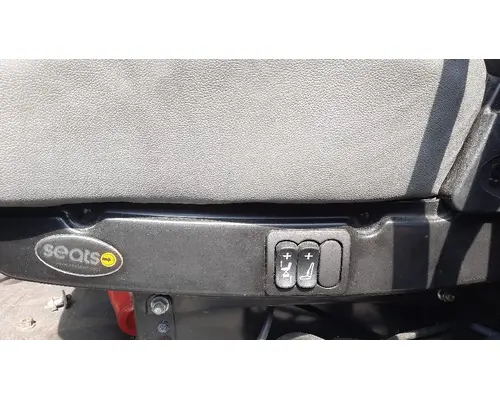 FREIGHTLINER CASCADIA 125 SEAT, FRONT