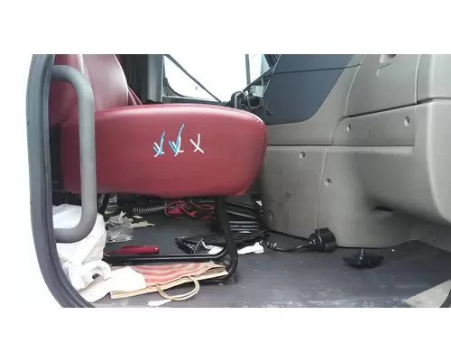 FREIGHTLINER CASCADIA 125 SEAT, FRONT