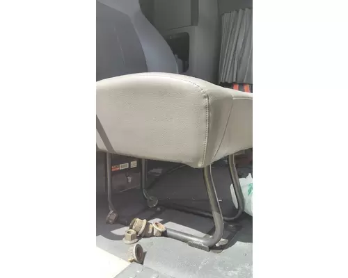 FREIGHTLINER CASCADIA 125 SEAT, FRONT