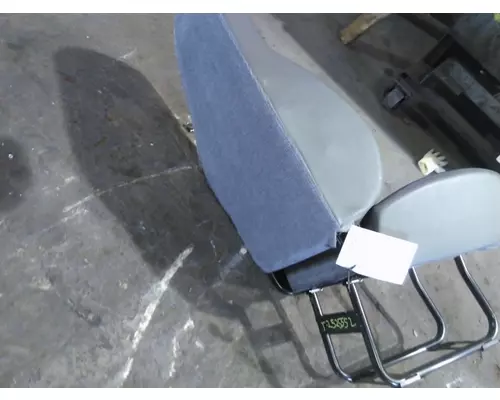FREIGHTLINER CASCADIA 125 SEAT, FRONT