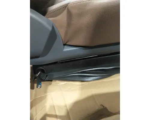 FREIGHTLINER CASCADIA 125 SEAT, FRONT