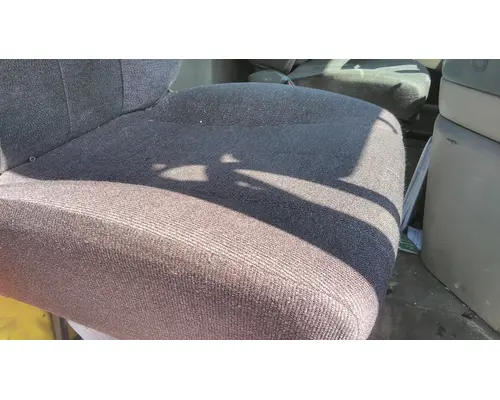FREIGHTLINER CASCADIA 125 SEAT, FRONT
