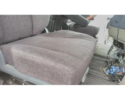 FREIGHTLINER CASCADIA 125 SEAT, FRONT