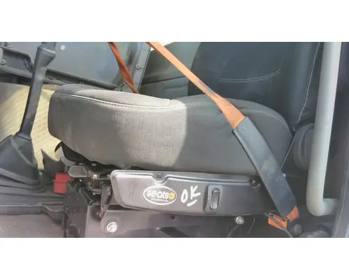 FREIGHTLINER CASCADIA 125 SEAT, FRONT