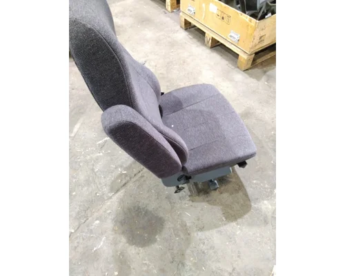 FREIGHTLINER CASCADIA 125 SEAT, FRONT