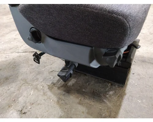 FREIGHTLINER CASCADIA 125 SEAT, FRONT