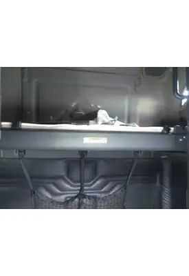 FREIGHTLINER CASCADIA 125 SLEEPER BUNK