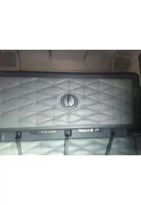 FREIGHTLINER CASCADIA 125 SLEEPER BUNK