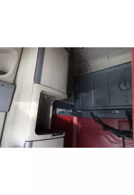 FREIGHTLINER CASCADIA 125 SLEEPER BUNK