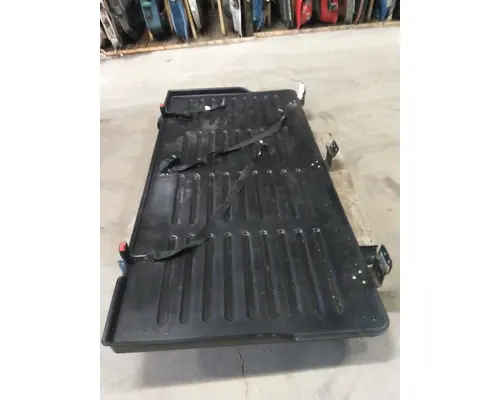 FREIGHTLINER CASCADIA 125 SLEEPER BUNK
